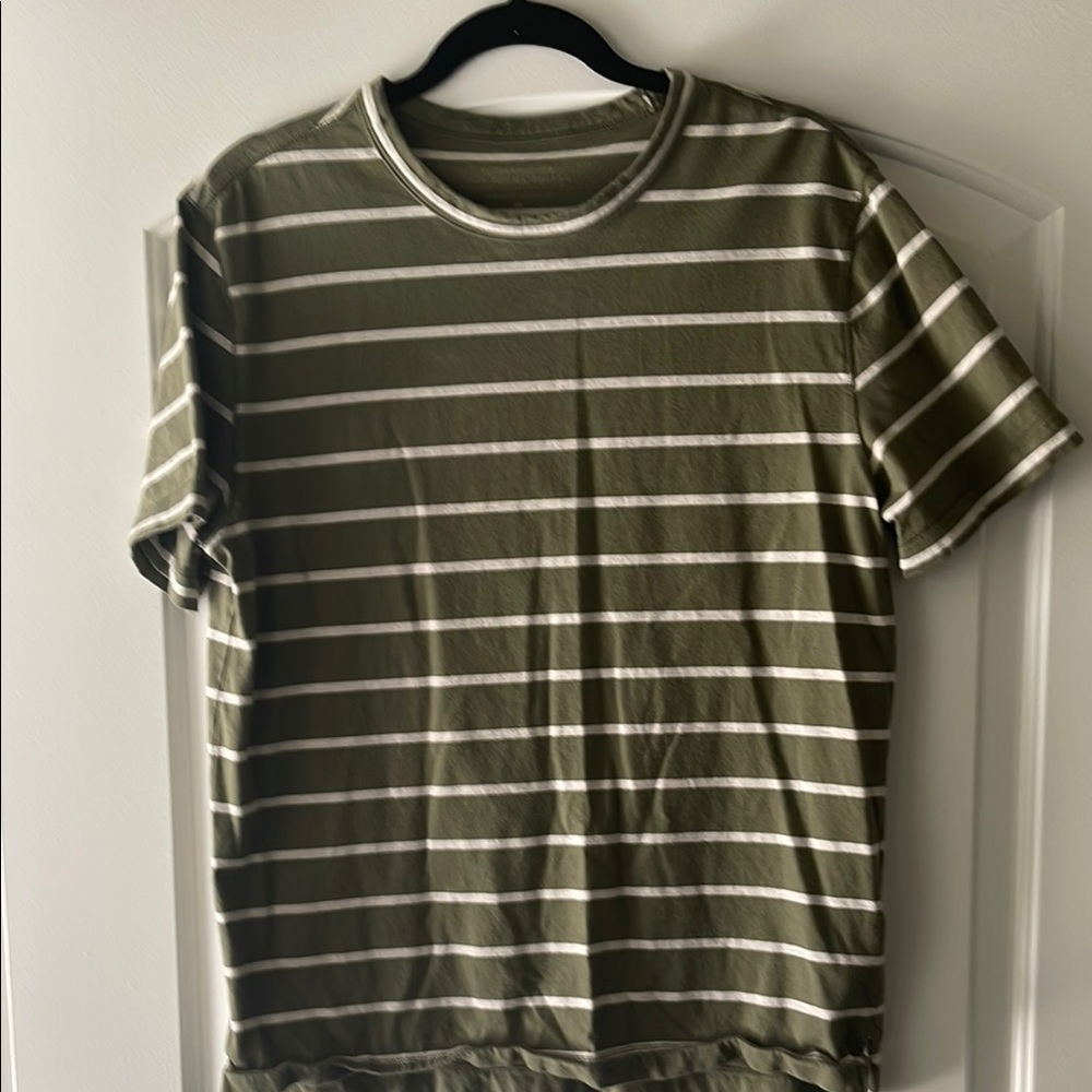Banana Republic Men’s Green and White Striped Short Sleeve Cotton Tee